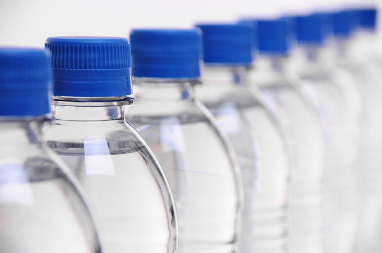 ETIMARK AG: Abwaschbare Etiketten für PET-Flaschen – Étiquettes lavables pour bouteilles PET